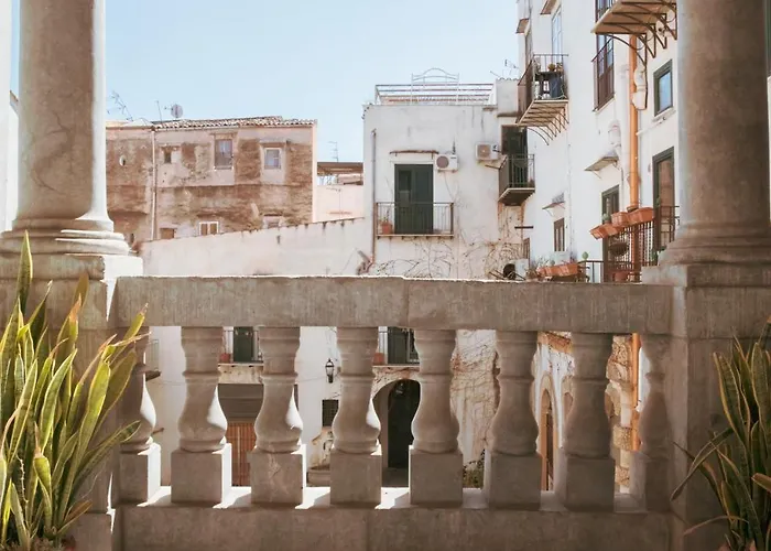 Palazzo Corvino Bed and breakfast